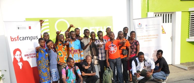 Photo de famille #Wikiciv à l'Institut-Goethe d'Abidjan.