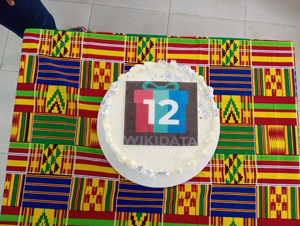 Le gâteau d'anniversaire des 12 ans de Wikidata, en Côte d'Ivoire